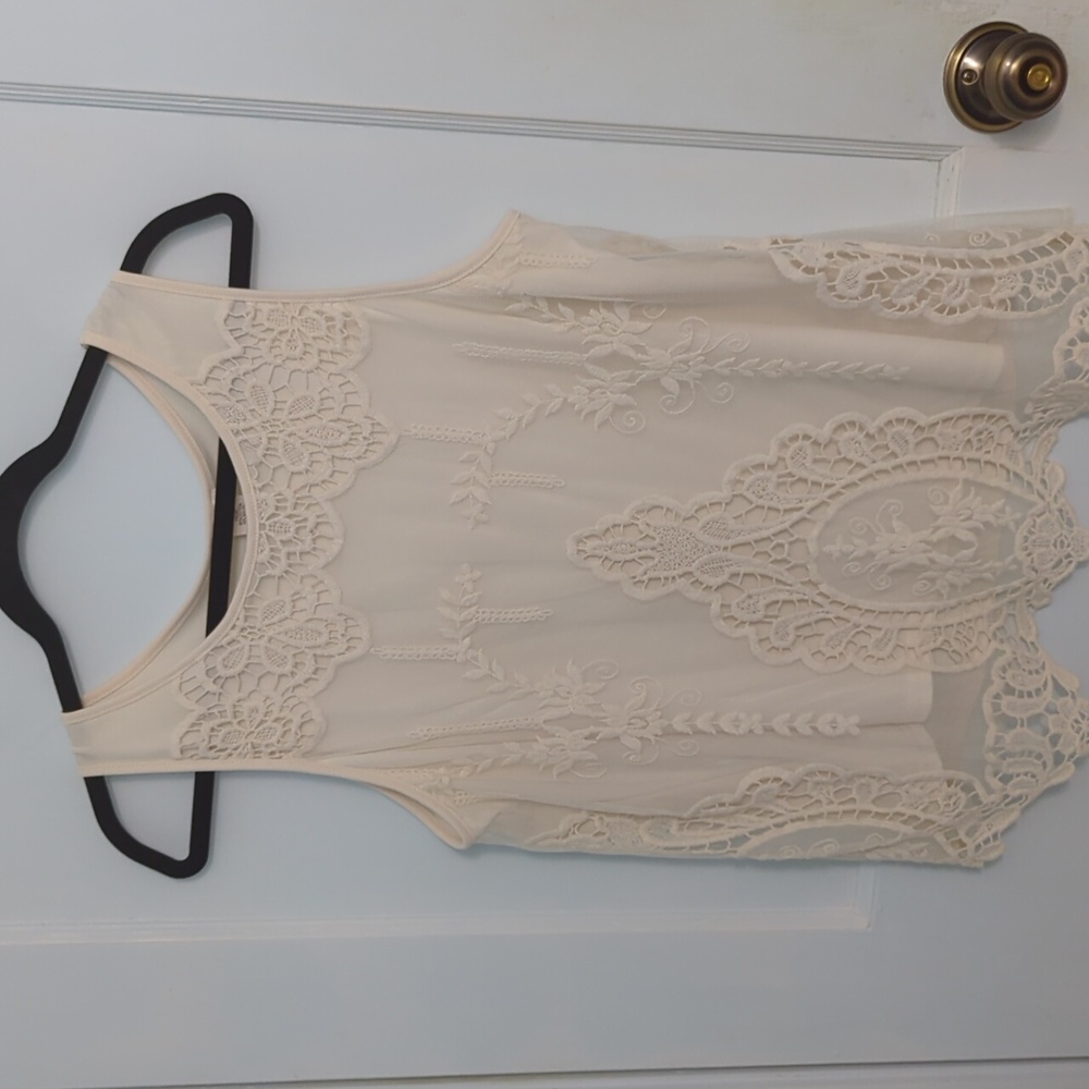 Ultra Pink Sz L Ivory/Cream Lace Embroidered Top